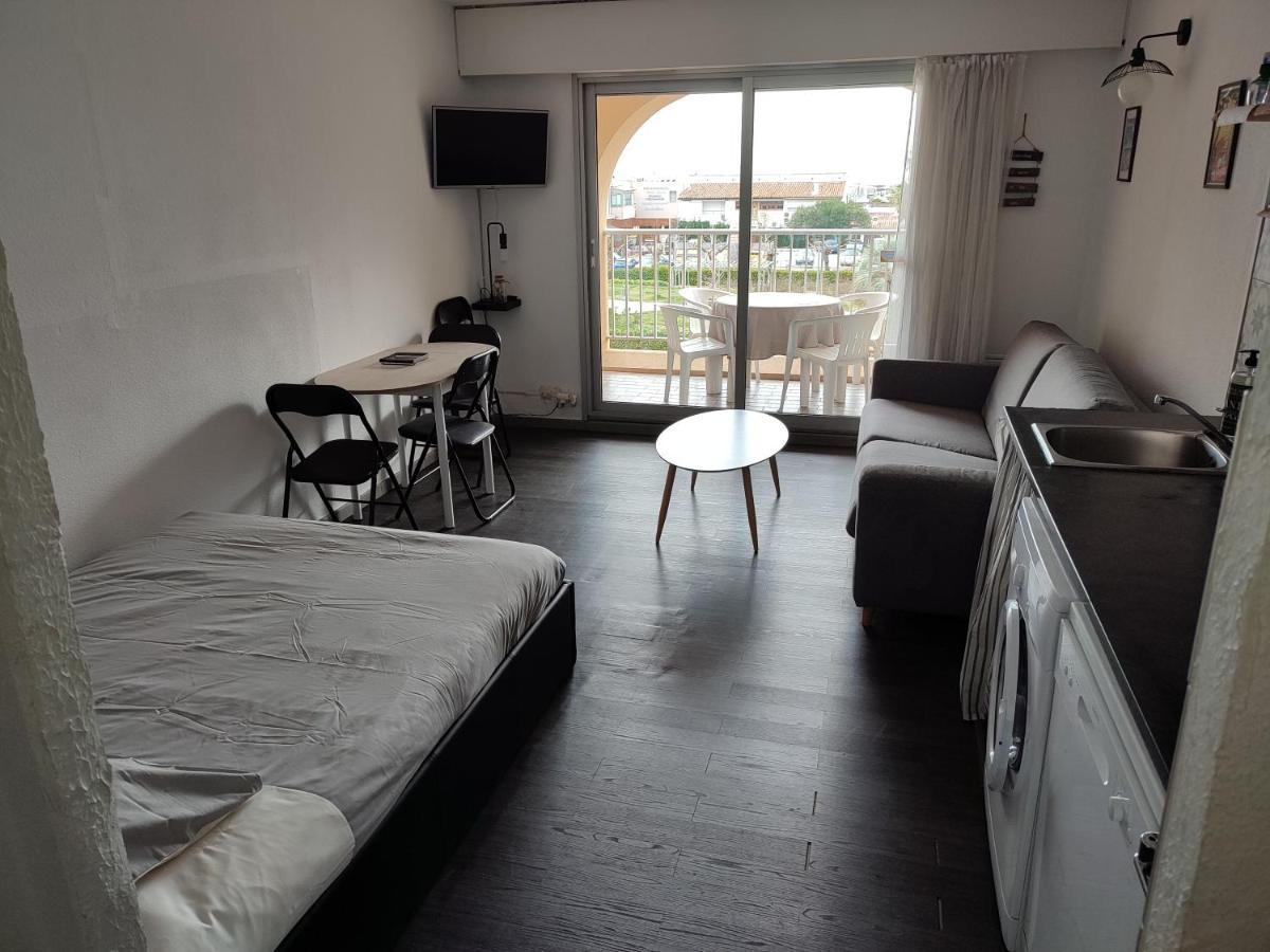 Studio 4 Personnes Avec Vue Sur Le Port Διαμέρισμα Ιέρ Εξωτερικό φωτογραφία